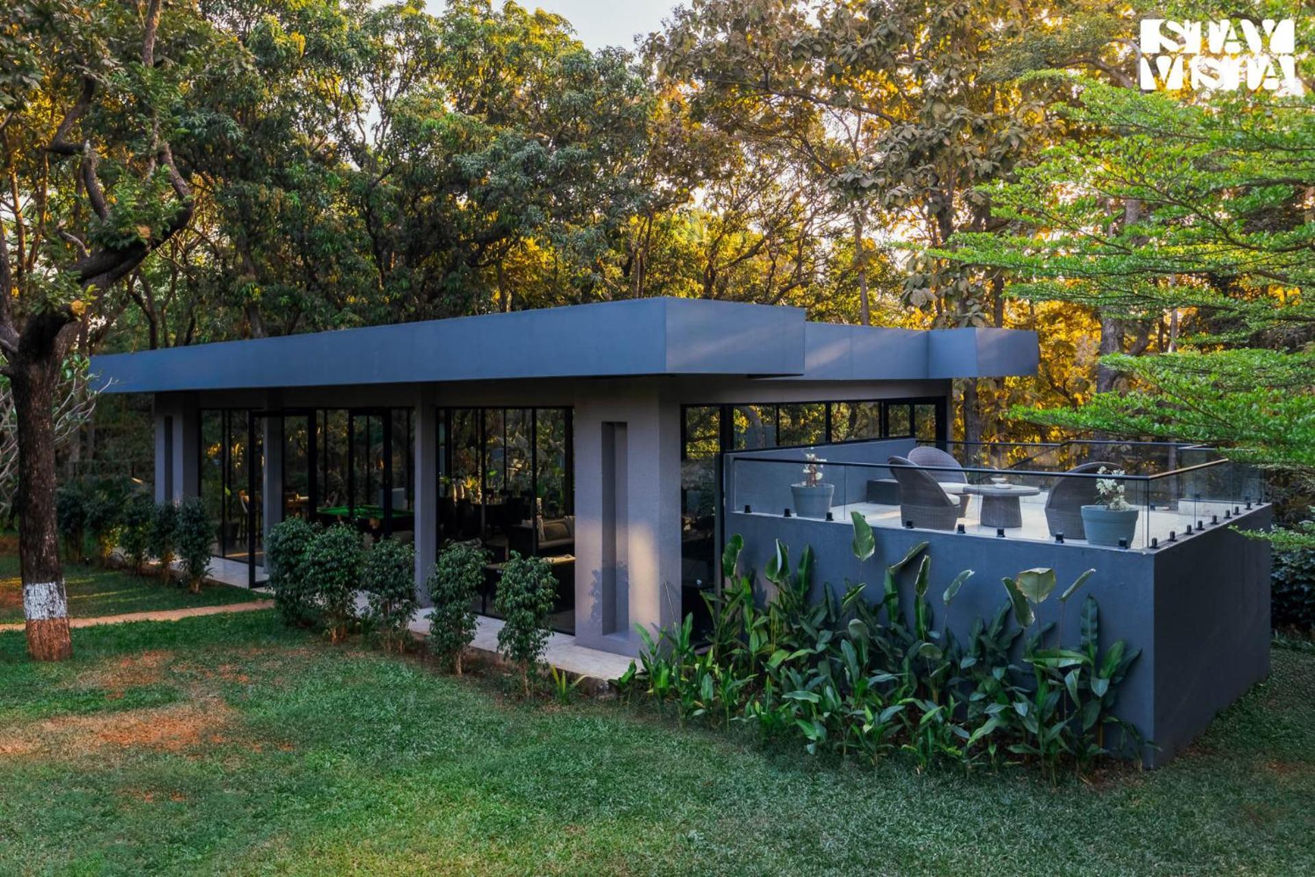 Reflection House By Stayvista With Pool, Terrace Bar, Indoor Games & Exquisite Interiors In A Nutshell Alibág Kültér fotó